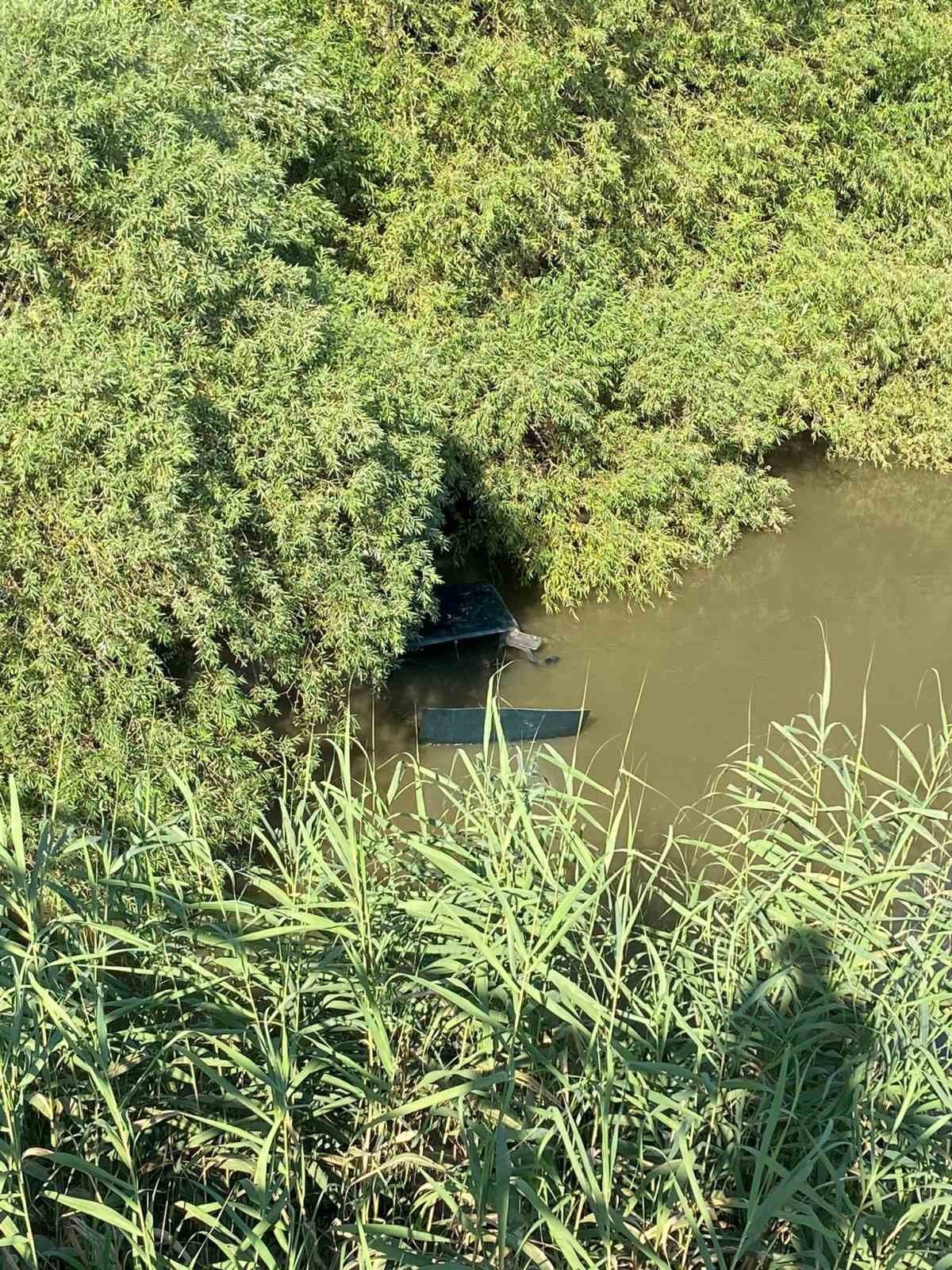 Aydın’da otomobil Menderes Nehri’ne düştü