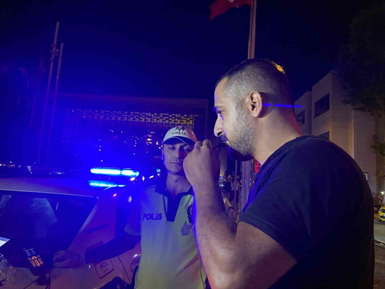 Beyoğlu’nda ticari taksilere yönelik uyuşturucu madde ve alkol denetimi