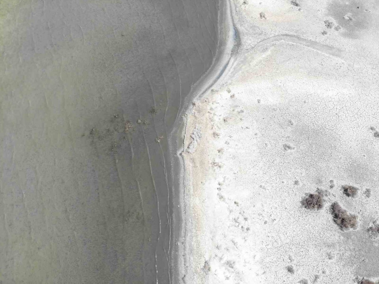 Kuraklıkla boğuşan Burdur Gölü son elli yılda üçte birini kaybetti