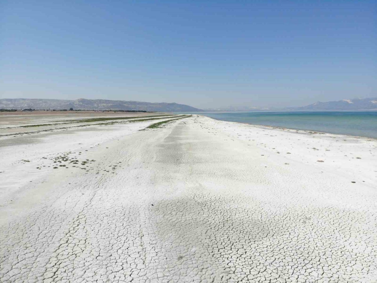 Kuraklıkla boğuşan Burdur Gölü son elli yılda üçte birini kaybetti