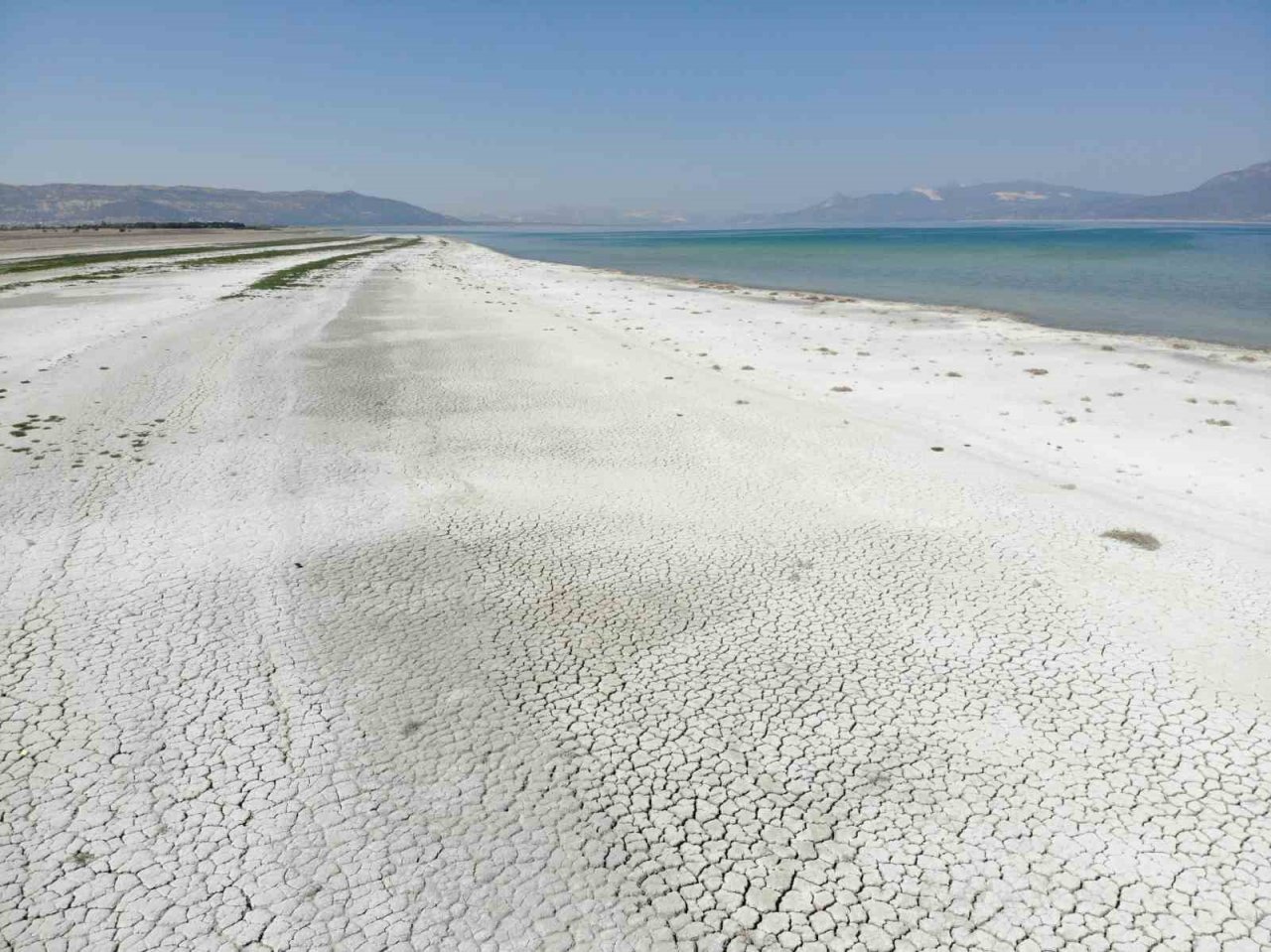 Kuraklıkla boğuşan Burdur Gölü son elli yılda üçte birini kaybetti