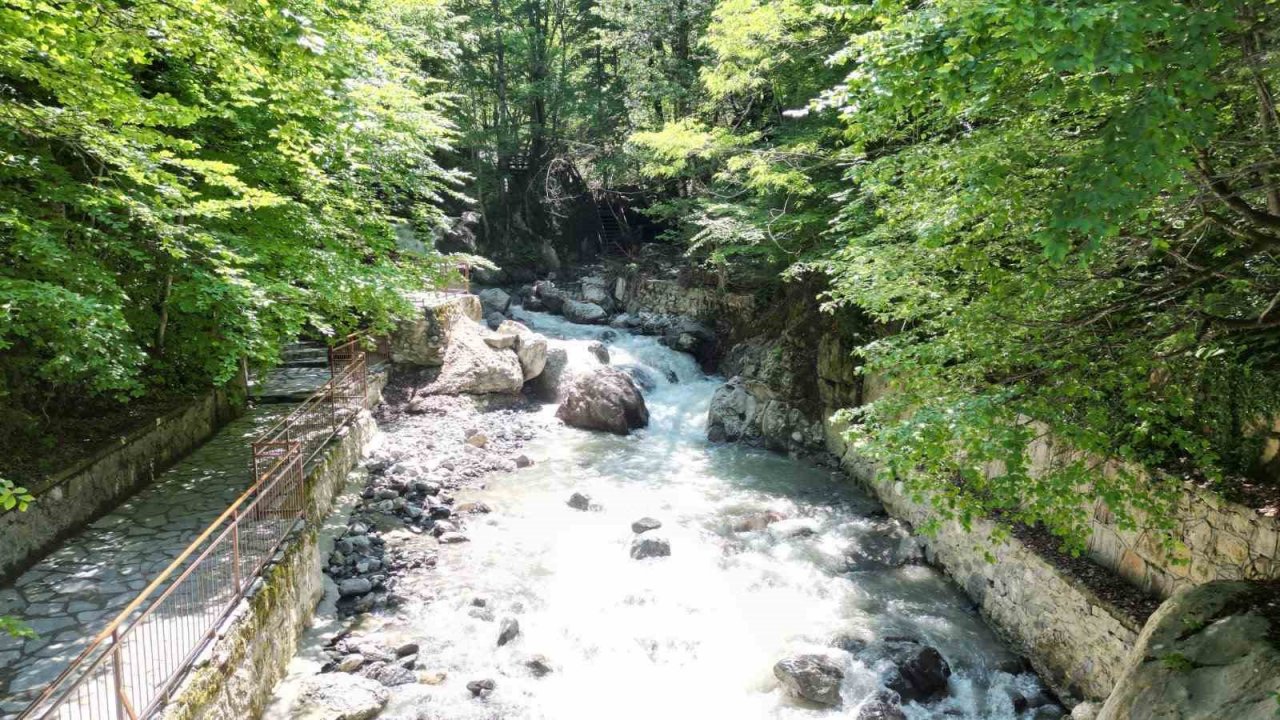 Samandere Şelalesi her gün hizmet veriyor