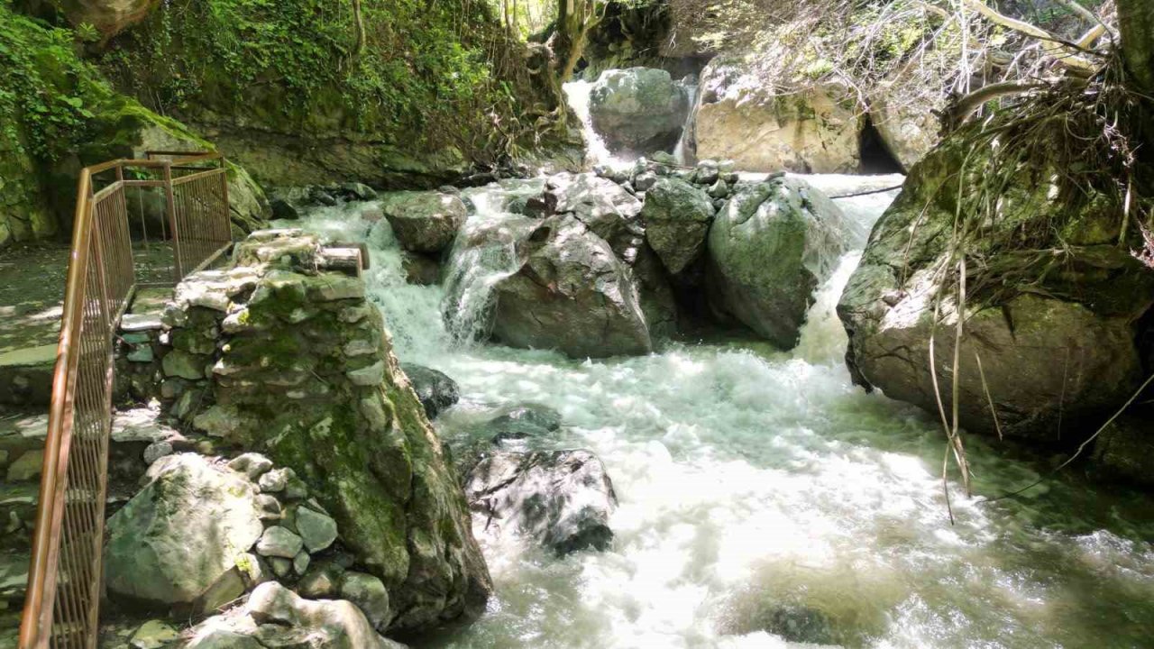 Samandere Şelalesi her gün hizmet veriyor