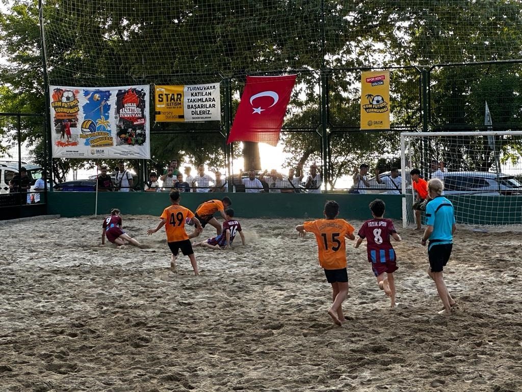 Kum Futbolu Turnuvası büyük heyecanla başladı