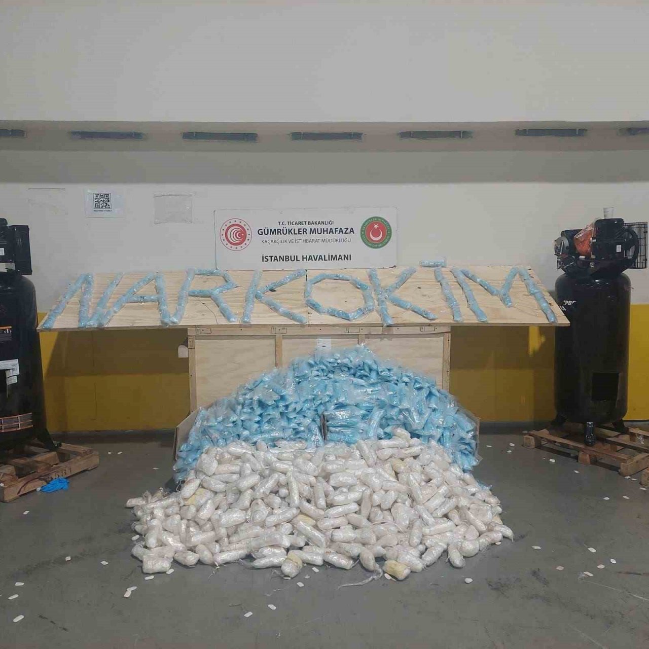 İstanbul Havalimanı’nda 427 kilogram metamfetamin ele geçirildi