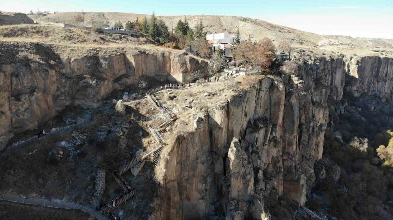 Dünyanın 2. en büyük kanyon vadisine ziyaretçi akını