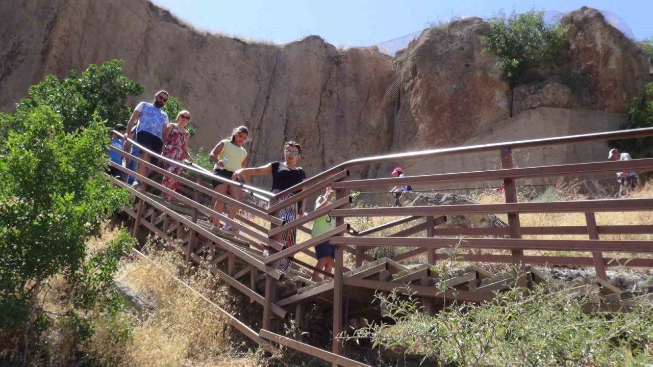 Dünyanın 2. en büyük kanyon vadisine ziyaretçi akını