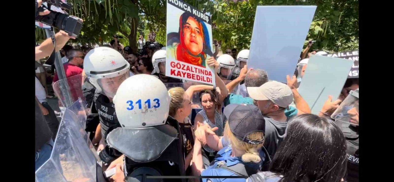 Yasağa rağmen açıklama yapmak isteyen gruba müdahale: 6 gözaltı