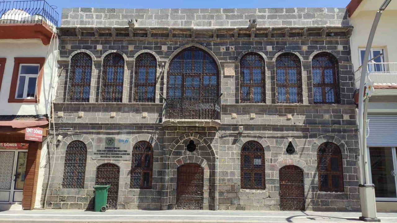 Tarihi 10 bin yılara dayanan Cizre, onlarca kültürel mirasa ev sahipliği yapıyor