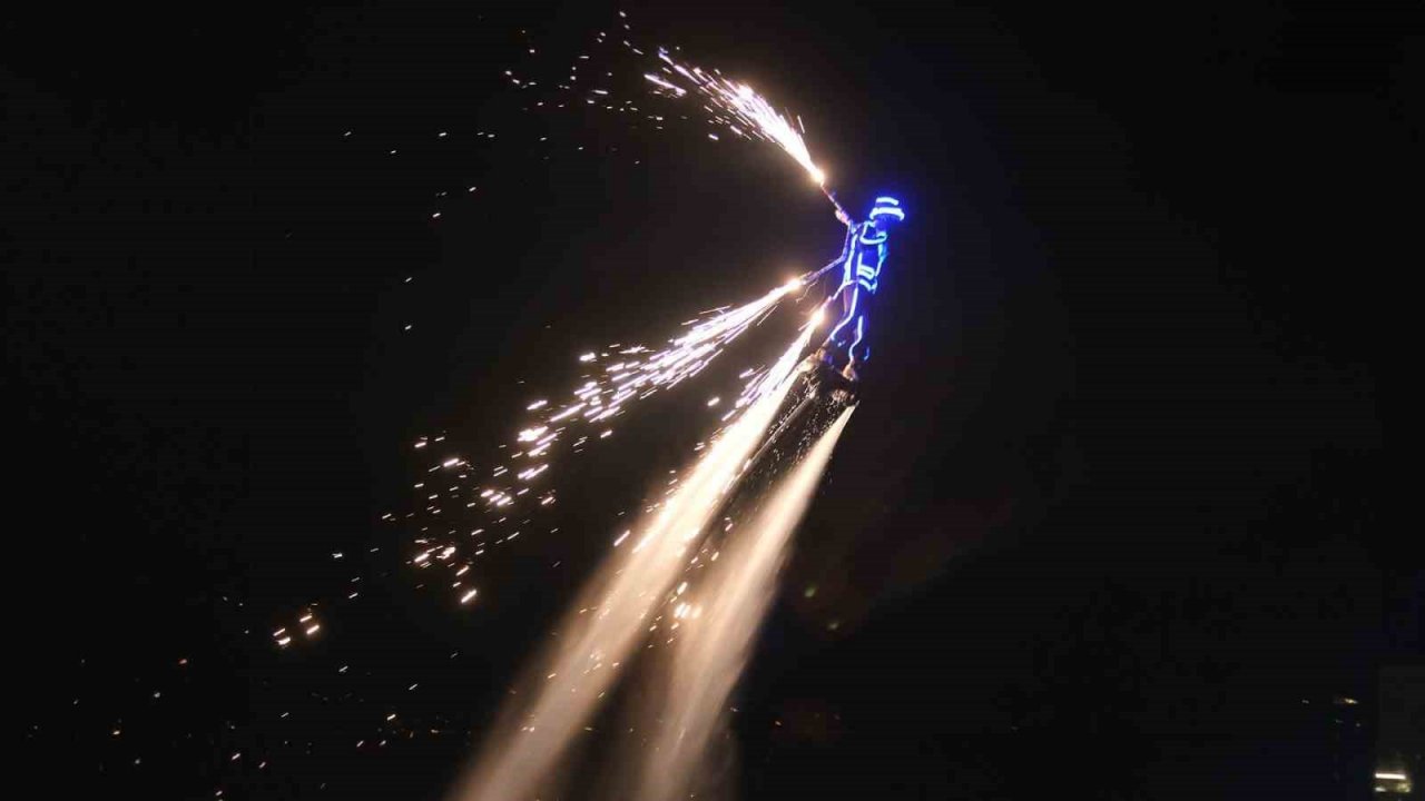 2019 Rusya Dünya Record Şampiyonu milli sporcudan flyboard şov