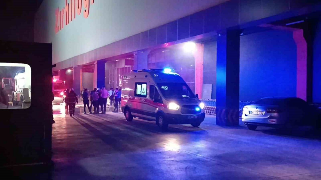 Toptan markette yangın: Söndürme sistemi faciayı önledi