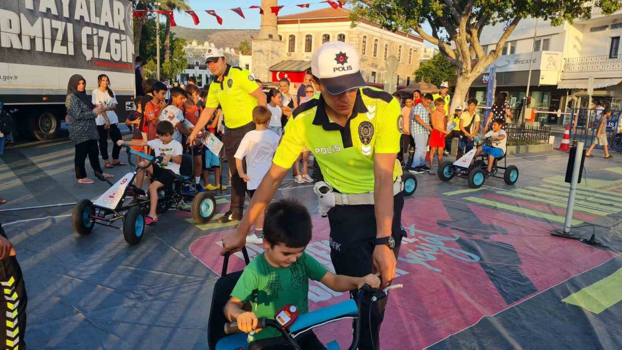 Çocuklara uygulamalı trafik eğitimi verildi