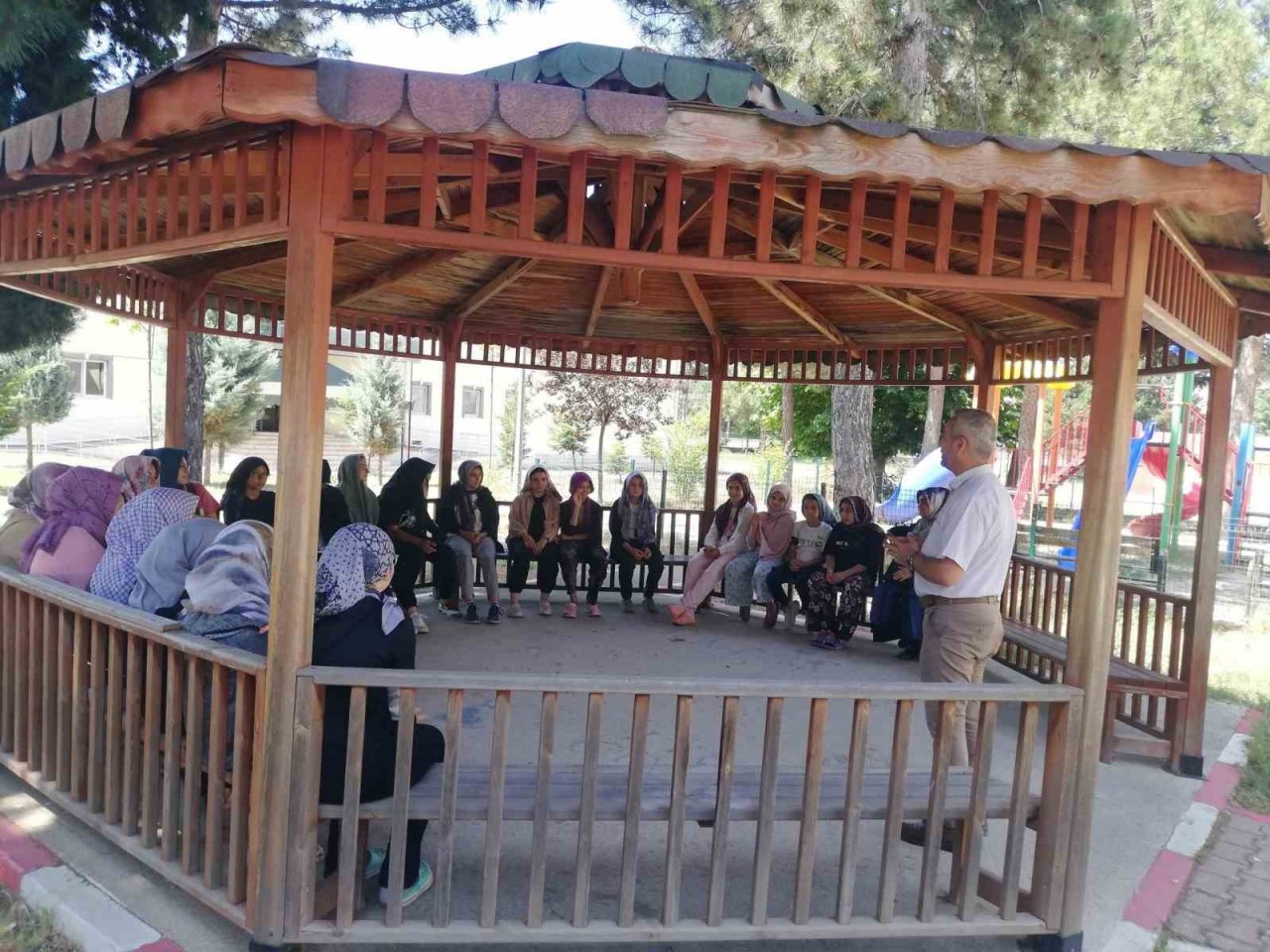 Simav’da Yaz Kur’an Kursu öğrencilerine seminer