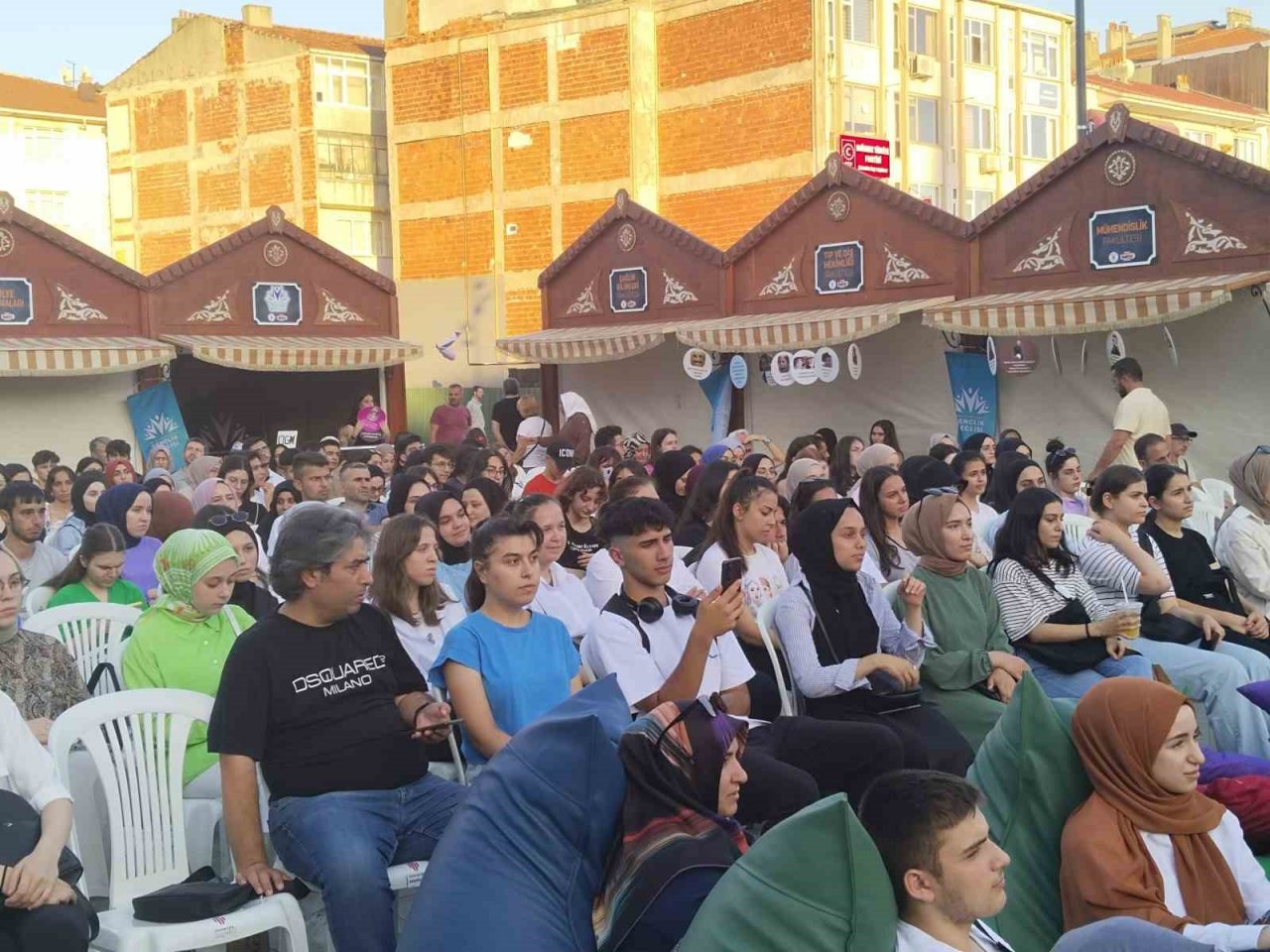 Ümraniye Belediyesi YKS öğrencilerine TercihFest festivali düzenledi
