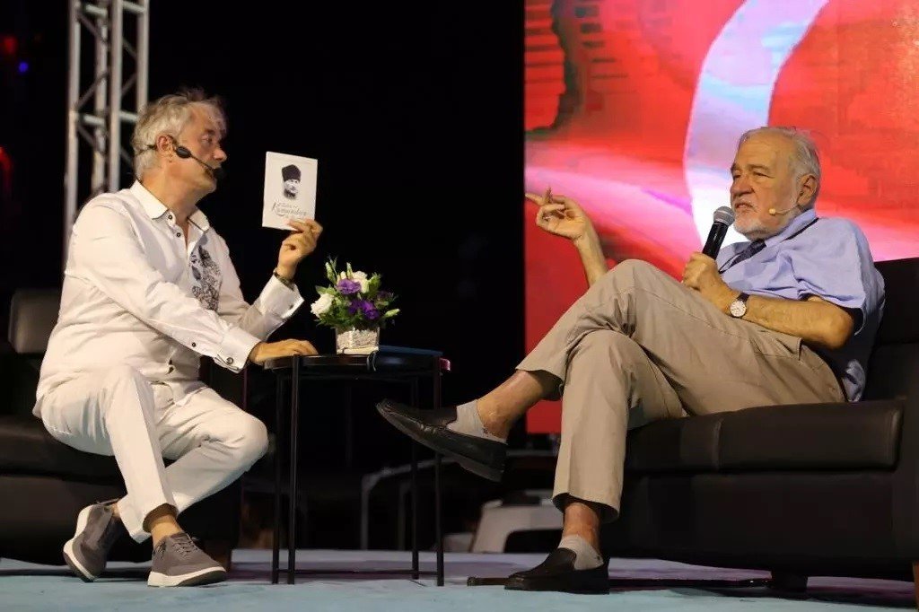 Ünlü tarihçi ve yazar Ortaylı: “Hayatınızı dizler değil, kitaplar doldursun”