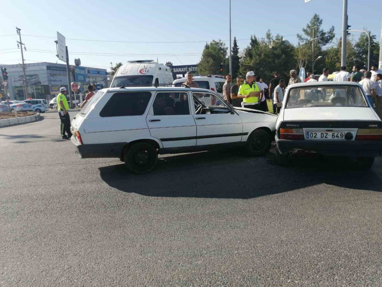 İki otomobilin çarpıştığı kazada 5 kişi yaralandı