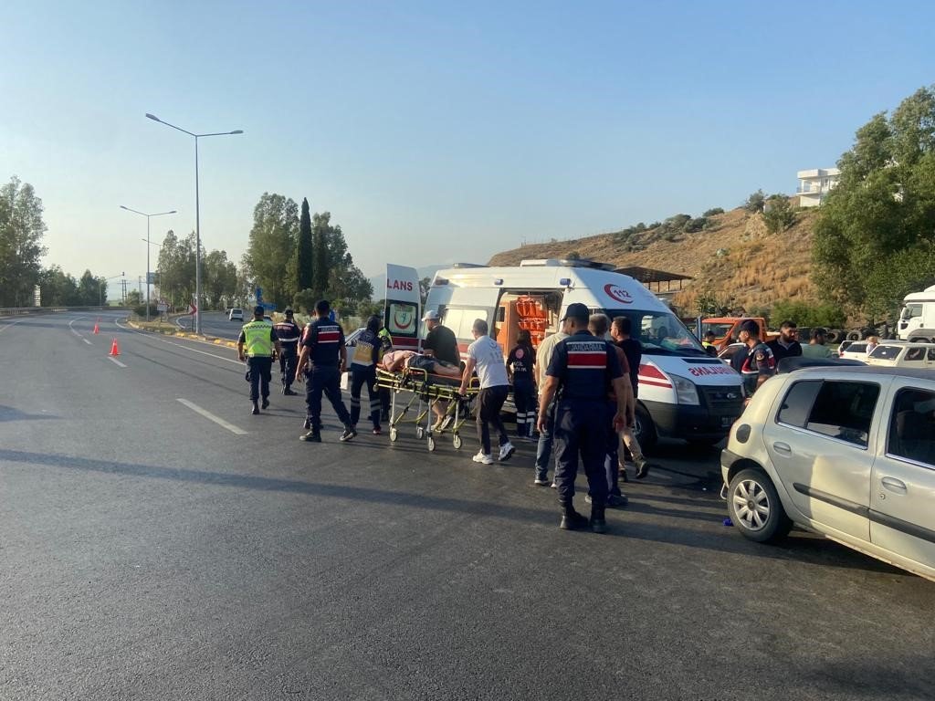 Çakırbeyli Kavşağı’nda kaza 3 yaralı