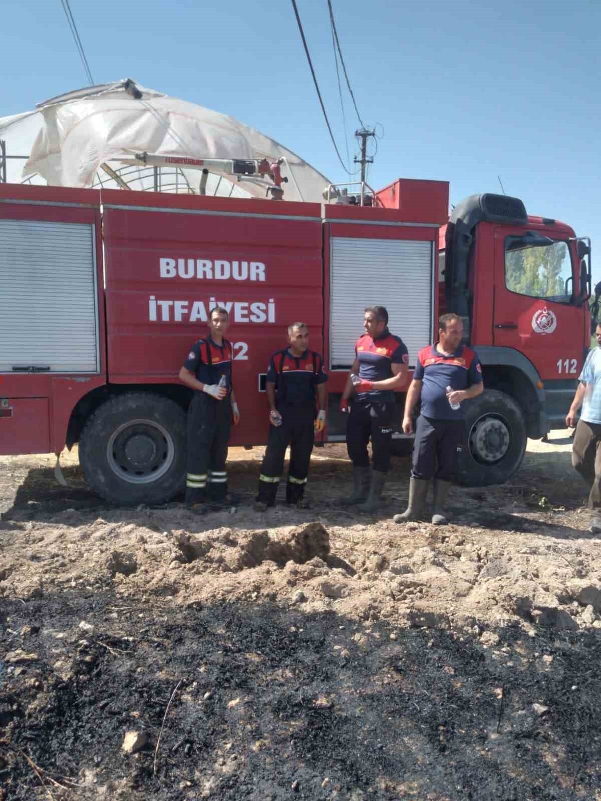 Burdur’da 40 dönüm buğday tarlası yangında küle döndü