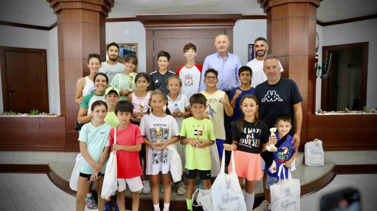 Başkan Atabay başarılı sporcular ile buluştu