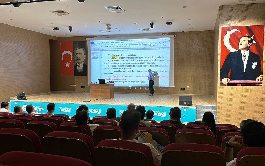 Dilovası Belediyesi’nin personellerine eğitim