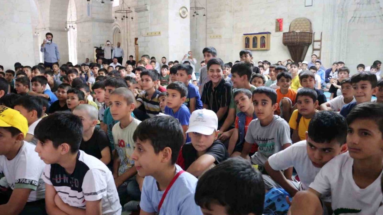Diyarbakır’da camilerde çocuklar eğlenerek öğreniyor