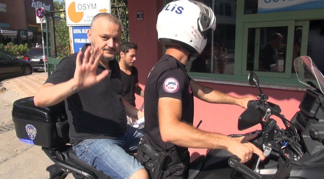 Sınava geç kalan adayı okula motosikletli Yunus ekibi ulaştırdı