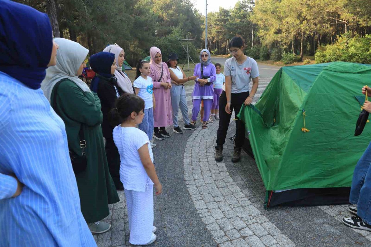 Başakşehirli anneler ve kızlarının kamp keyfi