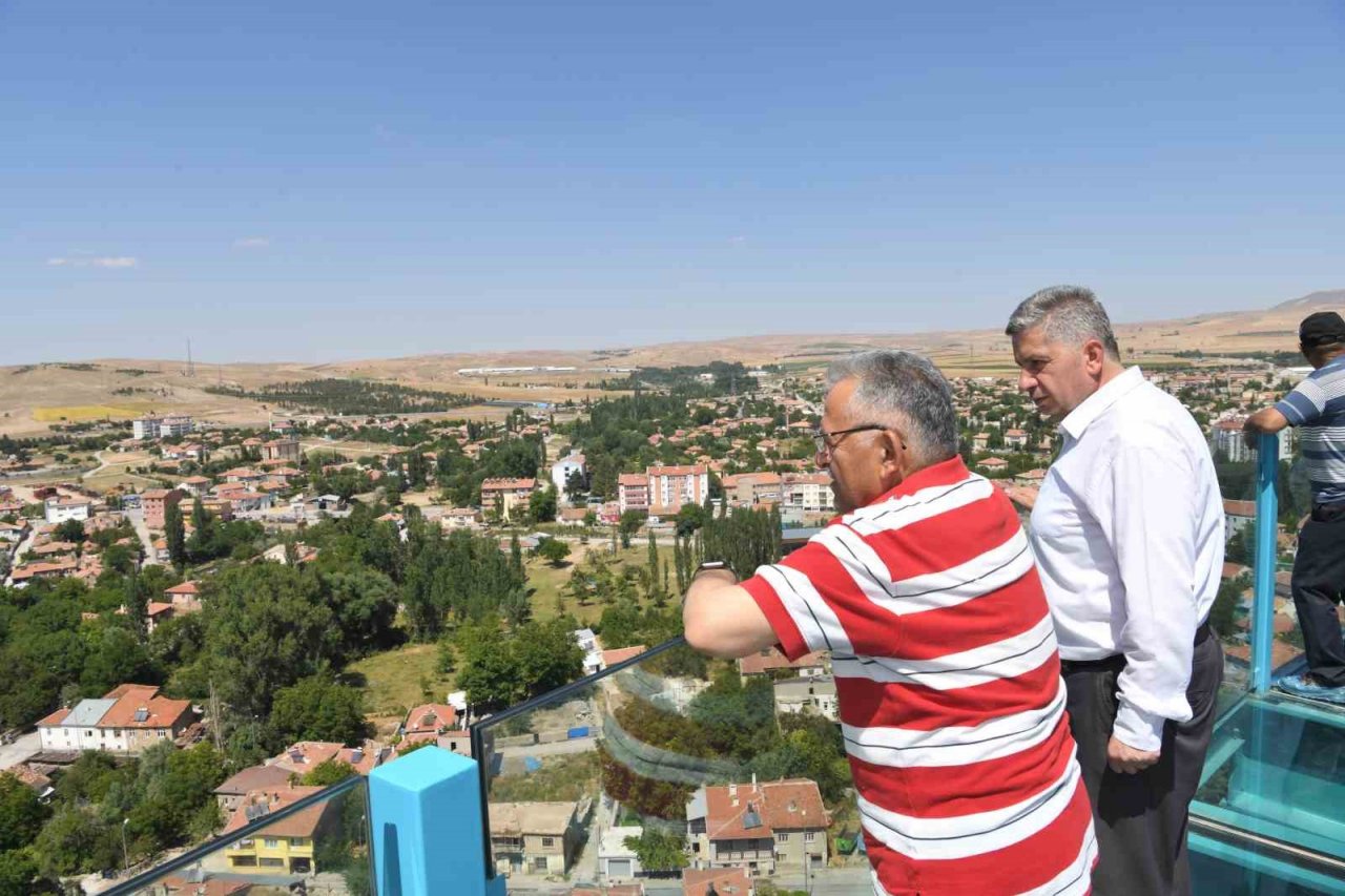 Başkan Büyükkılıç, Bünyan Cam Terası Ziyaret Etti