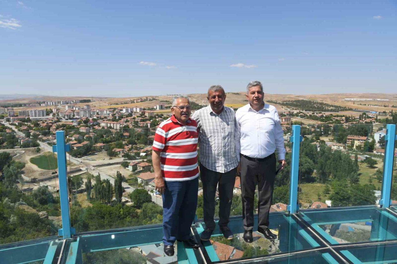 Başkan Büyükkılıç, Bünyan Cam Terası Ziyaret Etti