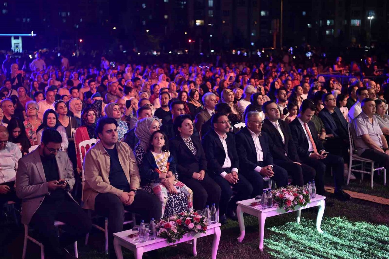 TRT Sanatçıları Şehir Konserleri Kayseri’de Yapıldı