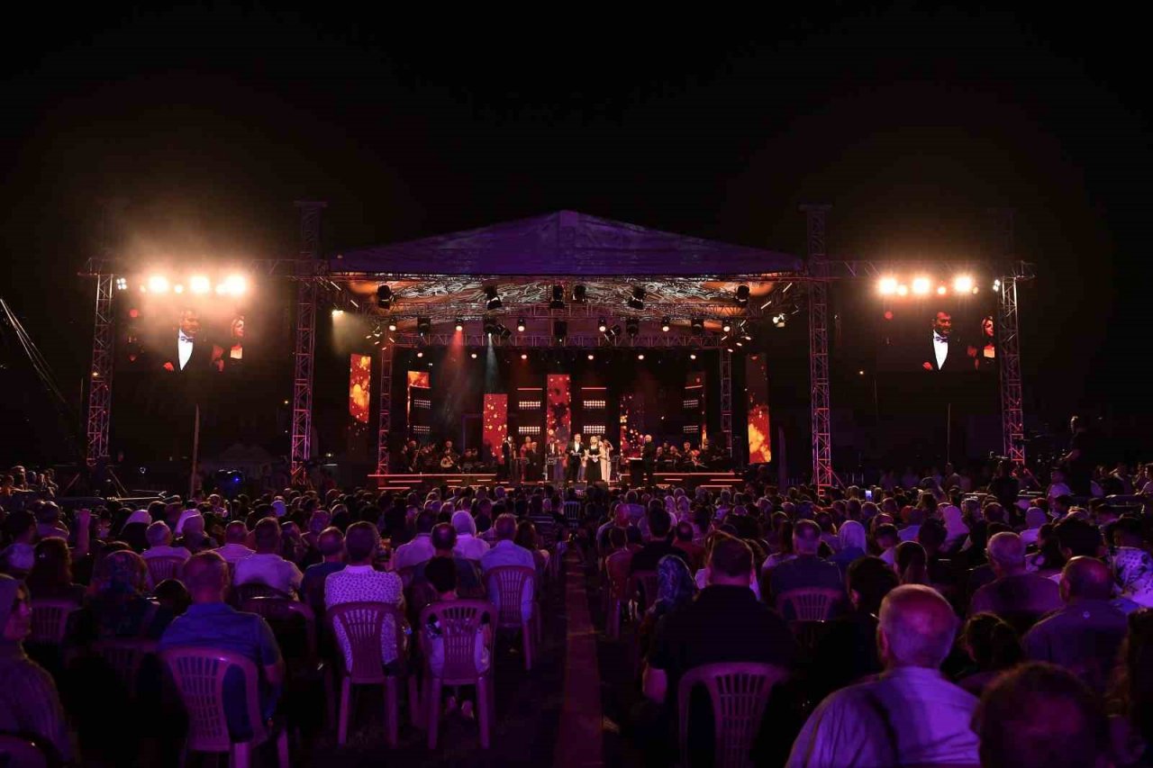 TRT Sanatçıları Şehir Konserleri Kayseri’de Yapıldı