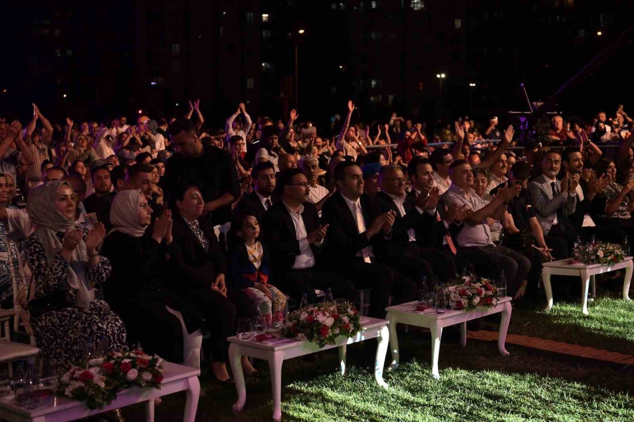 TRT Sanatçıları Şehir Konserleri Kayseri’de Yapıldı