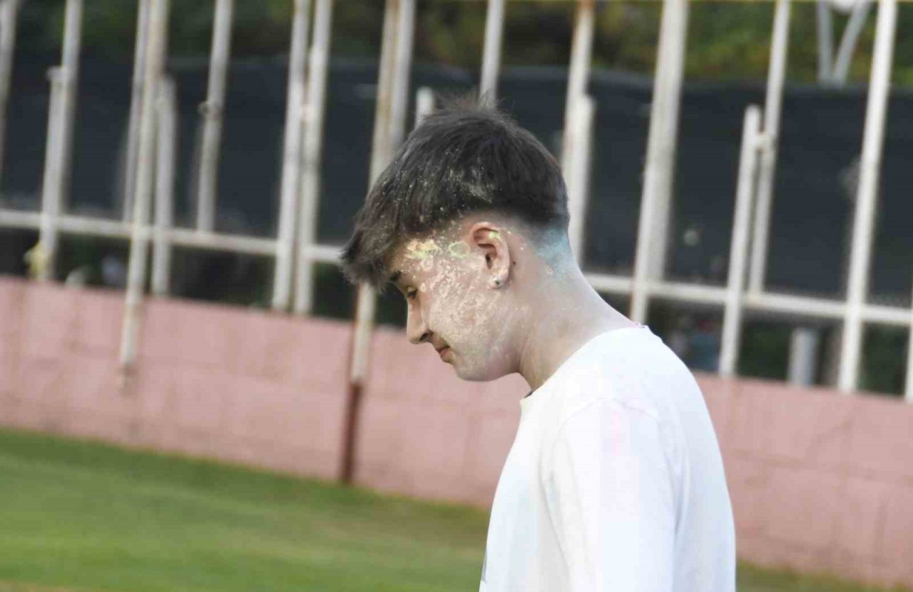 Kemer’de ‘renkli’ festival