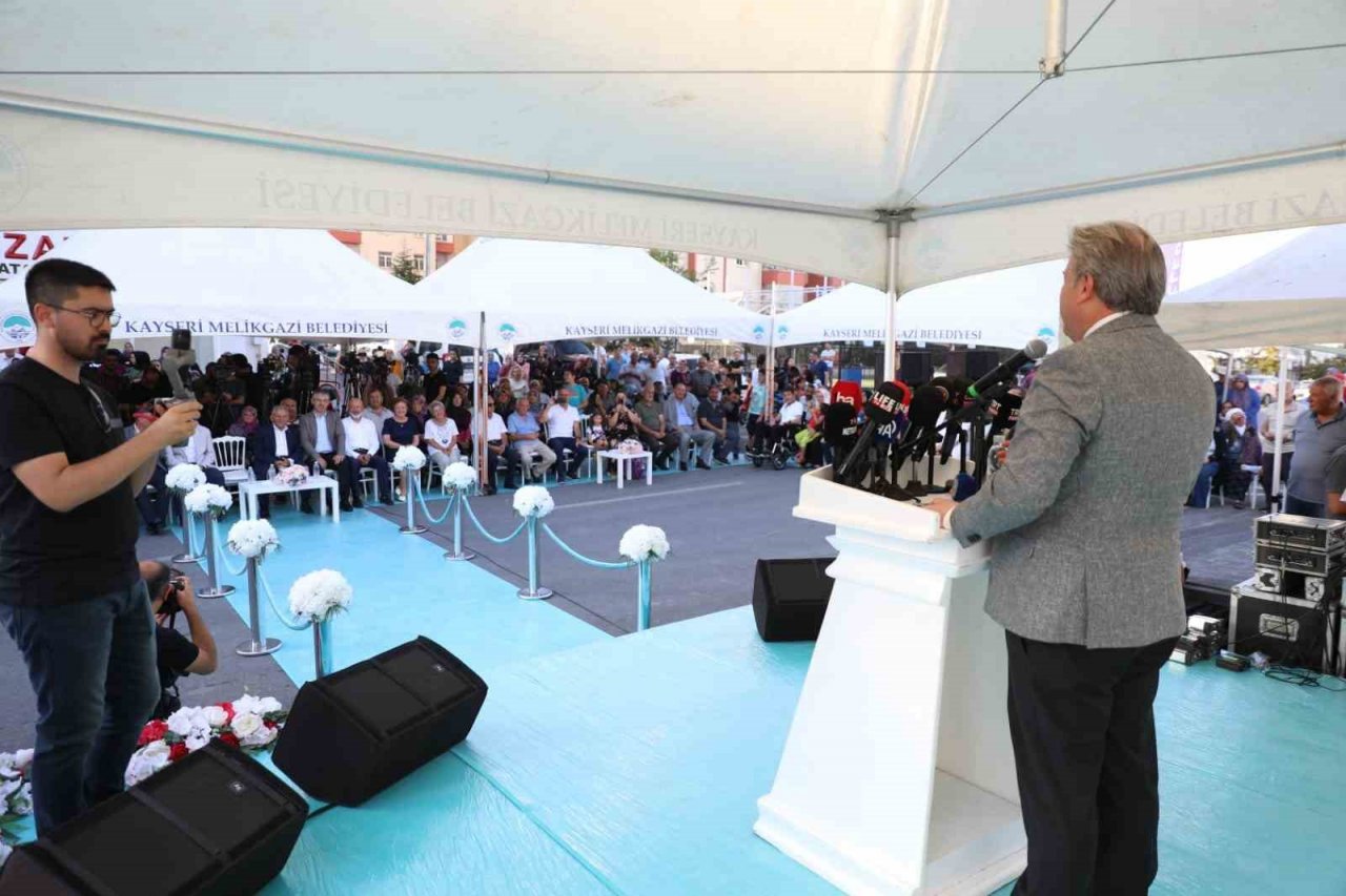 Şükriye Yazıcı ve Fatma Çetiner Aile Sağlığı Merkezi ve Kapalı Pazaryeri Hizmete Açıldı