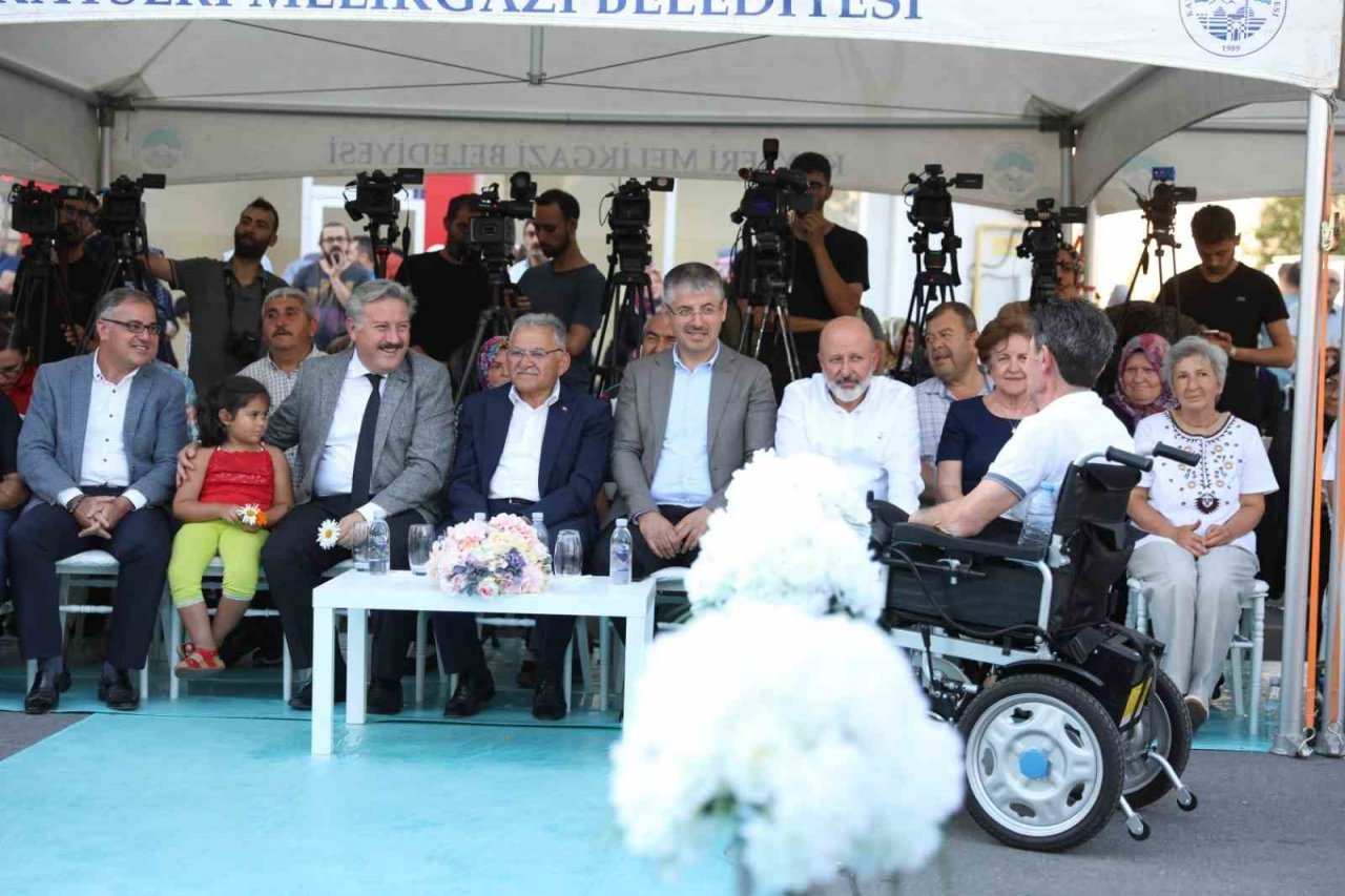 Şükriye Yazıcı ve Fatma Çetiner Aile Sağlığı Merkezi ve Kapalı Pazaryeri Hizmete Açıldı