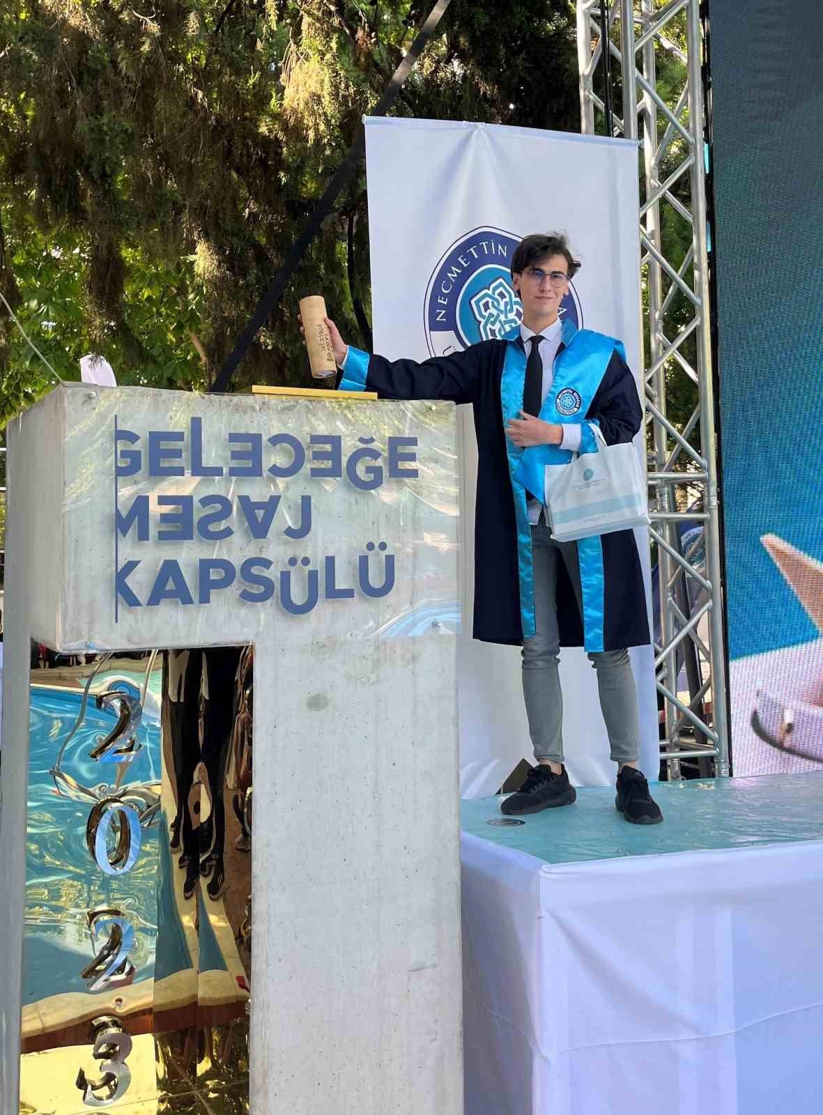 NEÜ, birincilerini “Mezuniyet ve Geleceğe Mesaj Töreni” ile uğurladı