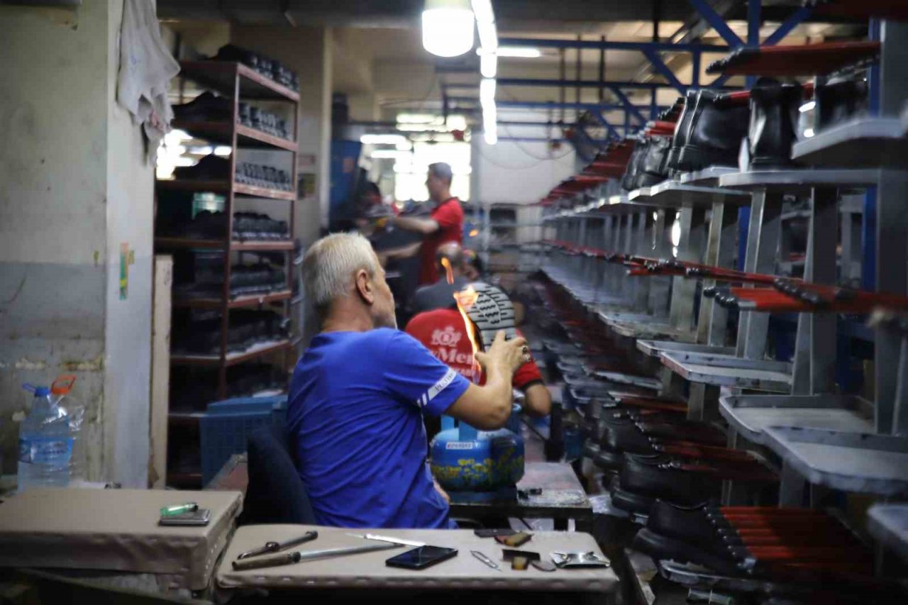 Rus-Ukrayna savaşı ile Avrupalı ülkeler yönünü Gaziantepli ayakkabı üreticilerine çevirdi