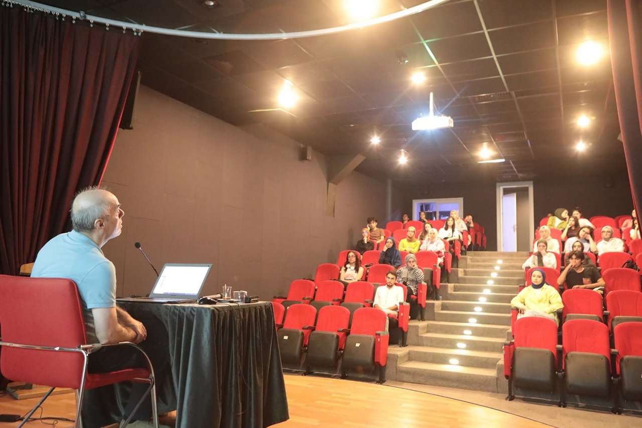 Genç Atölye’de bilim kurgu filmleri konuşuldu