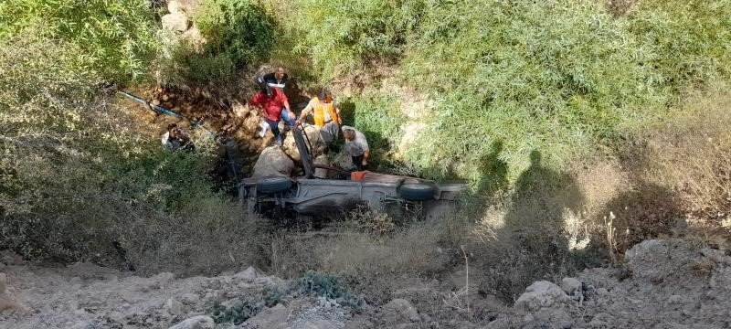 Siirt’te şarampole yuvarlanan aracın sürücü hayatını kaybetti