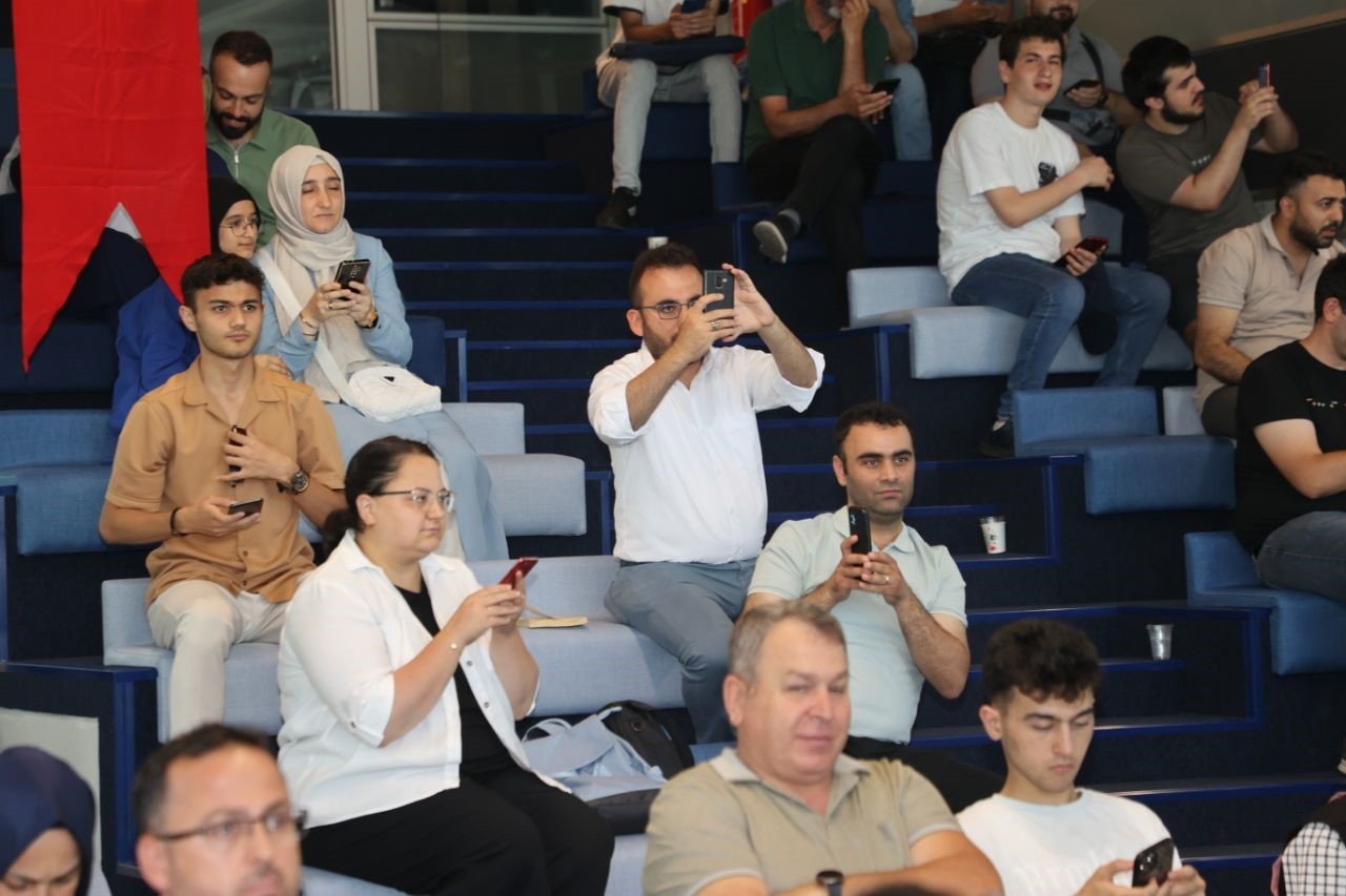 Sultanbeyli Belediyesi’nden ’Dijitalleşme ve Geleceğin İş Modelleri’ paneli