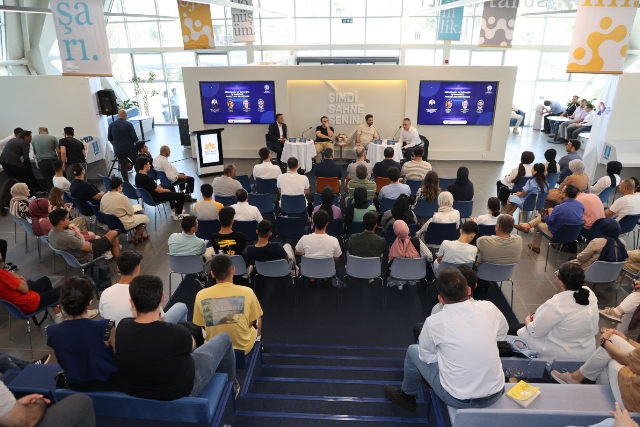 Sultanbeyli Belediyesi’nden ’Dijitalleşme ve Geleceğin İş Modelleri’ paneli