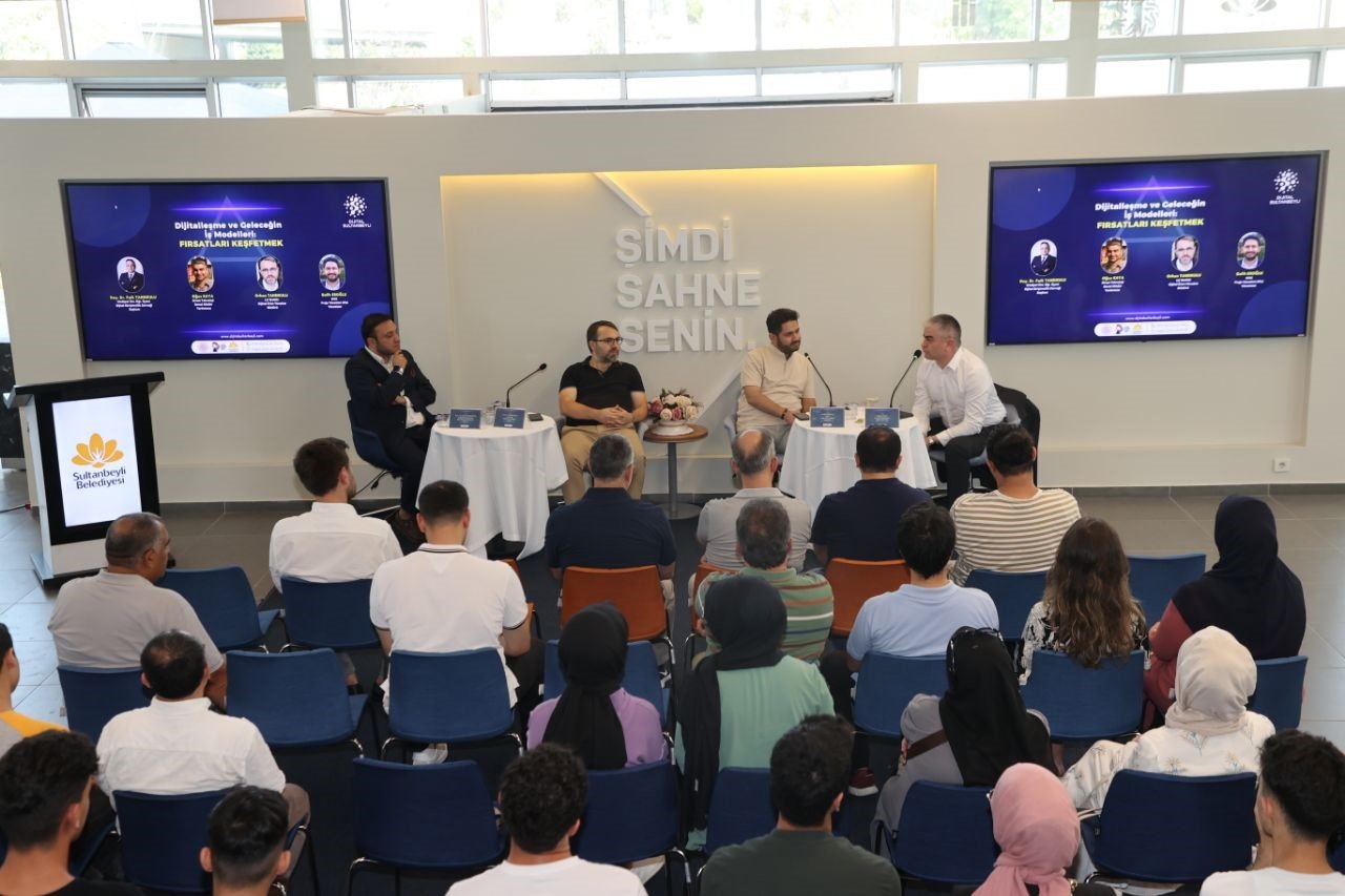 Sultanbeyli Belediyesi’nden ’Dijitalleşme ve Geleceğin İş Modelleri’ paneli