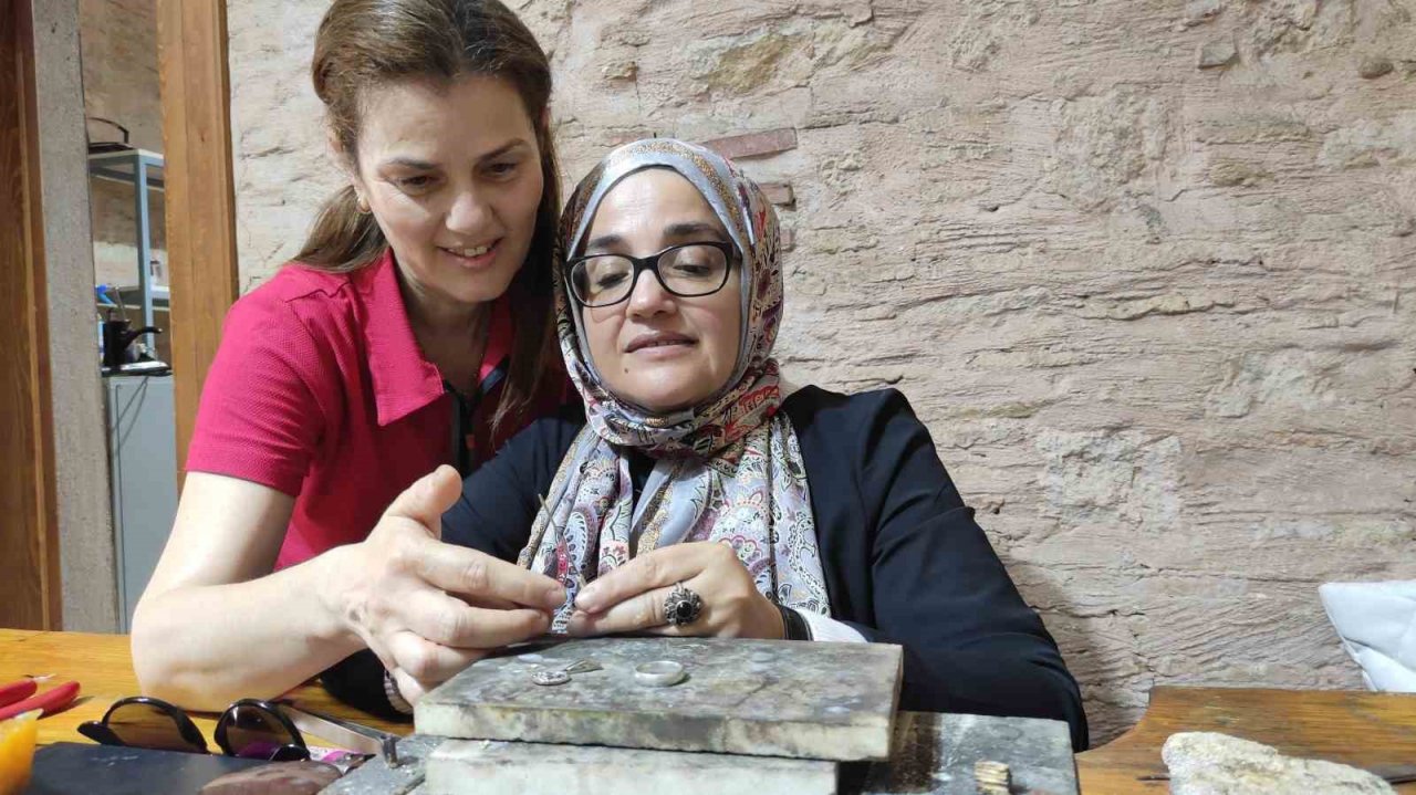 5 bin yıllık sanatın yeni ustaları Manisa’da yetişiyor