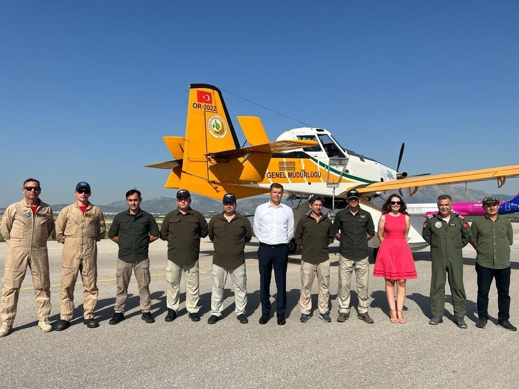 Yunanistan’a gönderilen iki yangın söndürme uçağı ve helikopter görevlerini başarıyla icra ediyor