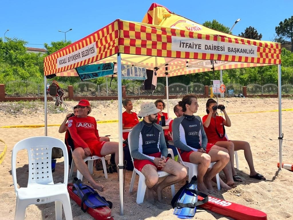 Boğulma tehlikesi geçiren vatandaşlar böyle kurtarıldı