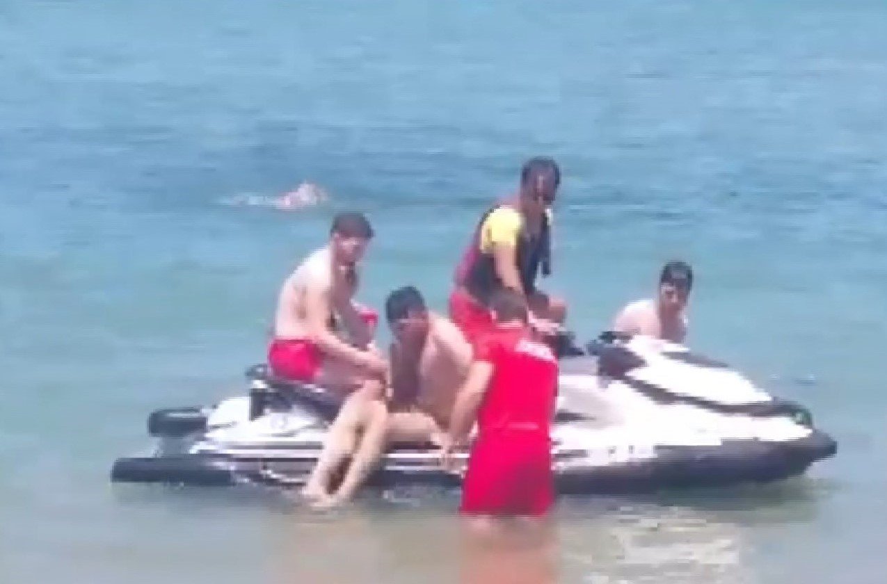 Boğulma tehlikesi geçiren vatandaşlar böyle kurtarıldı