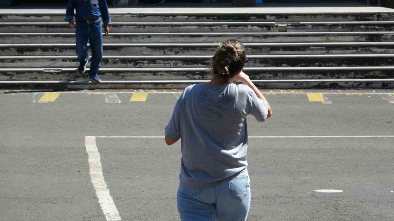 Nefes nefese son dakikada sınava yetiştiler