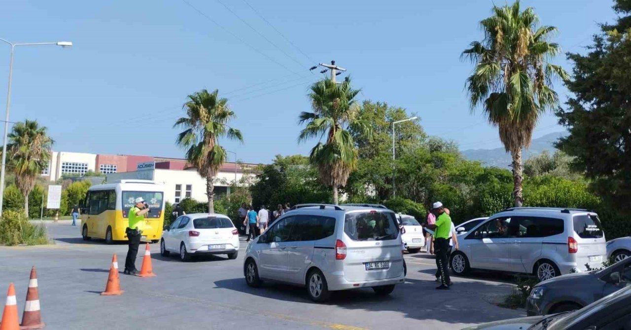 Aydın’da trafik ekiplerinden ’KPSS’ seferberliği