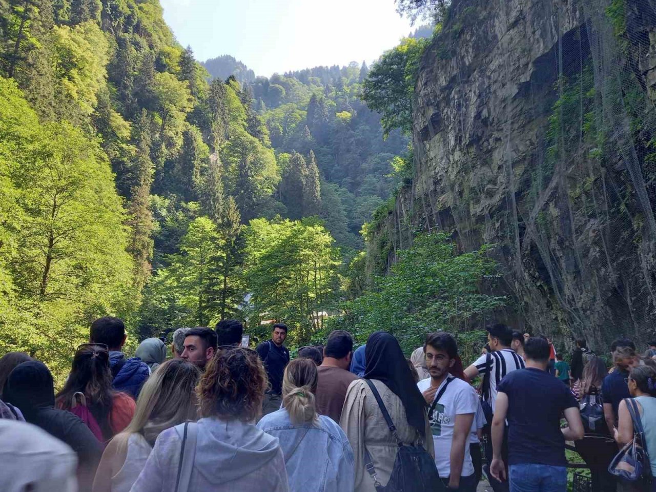 Çöl sıcaklarından kaçan Aydınlılar Karadeniz’e akın ediyor