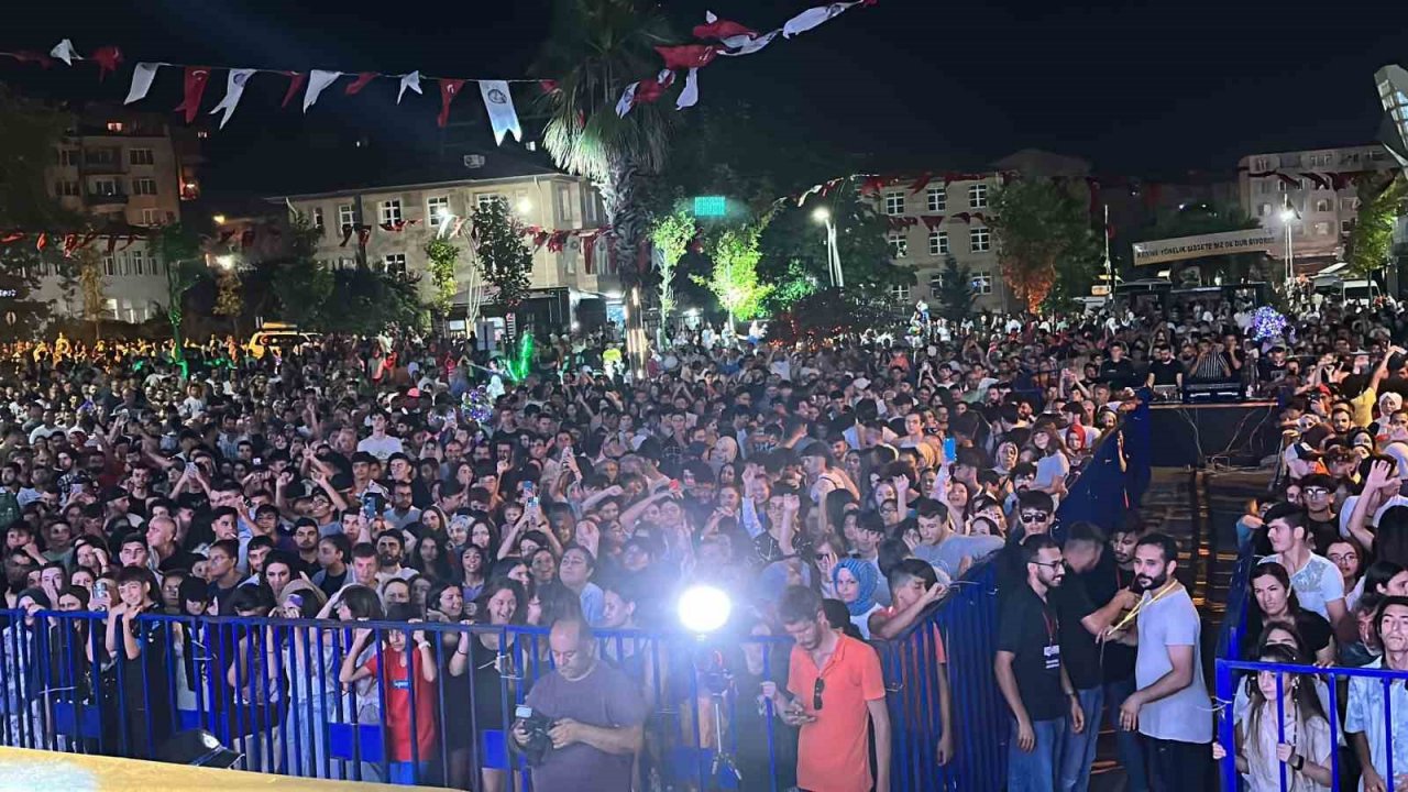 Rap rüzgarı Akçakoca’da esti